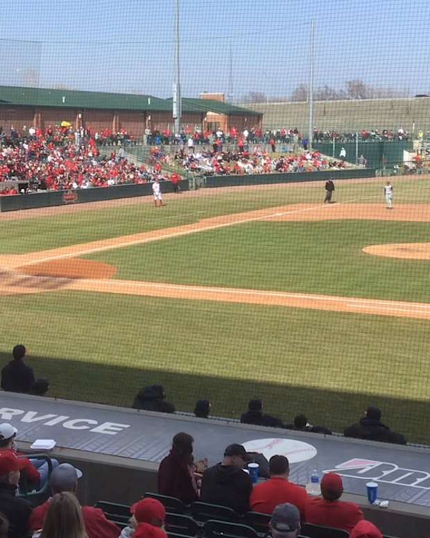 Husker_bullpen_shows_signs